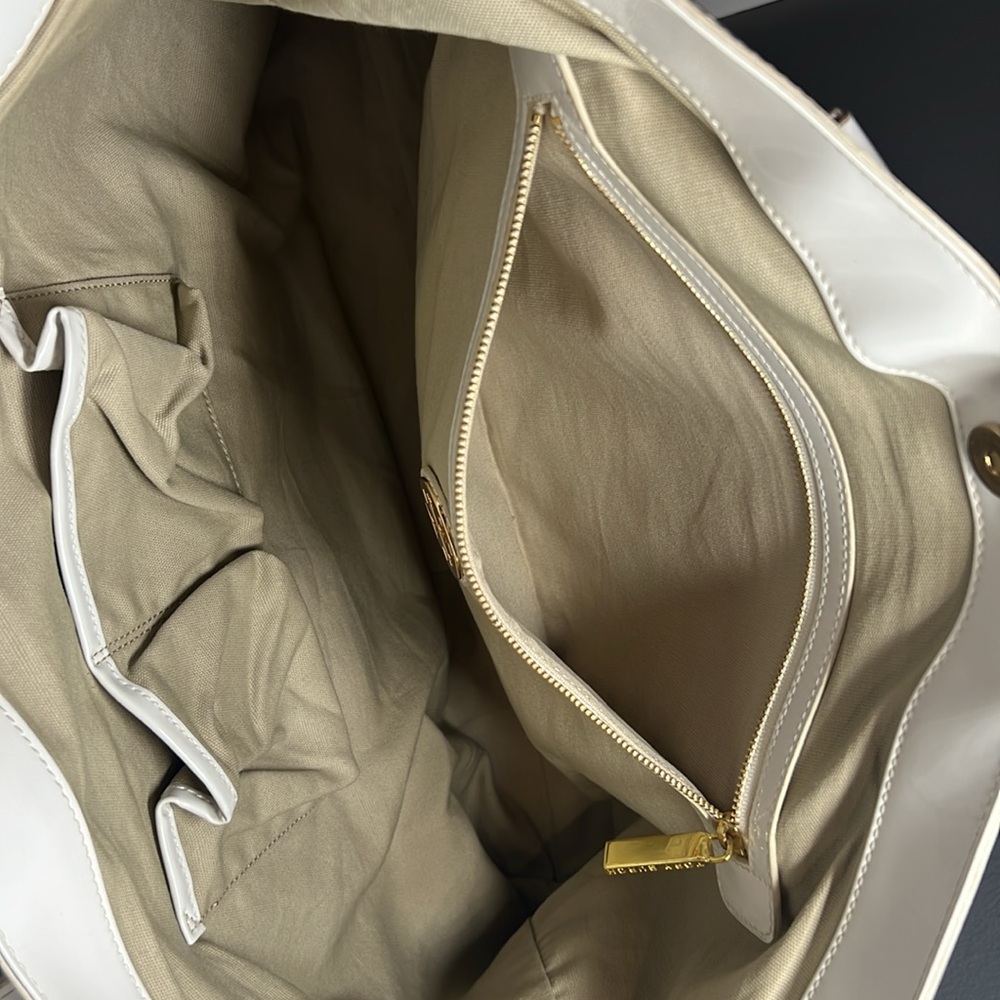 Tory Burch Tan and White Tote Bag - Picture 10 of 16